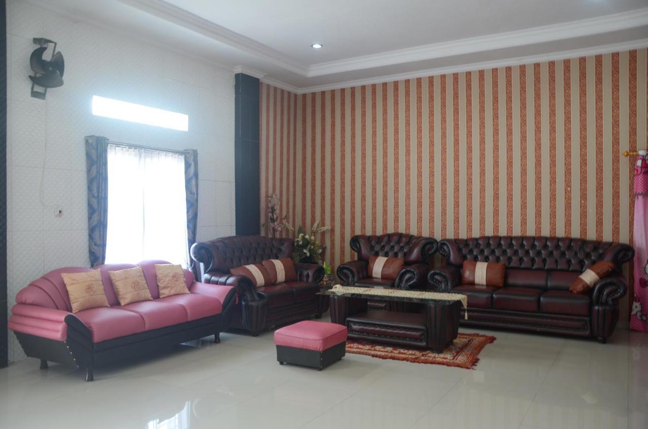 Spot On Oyo 1988 Pondok Seril Syariah Makassar Extérieur photo