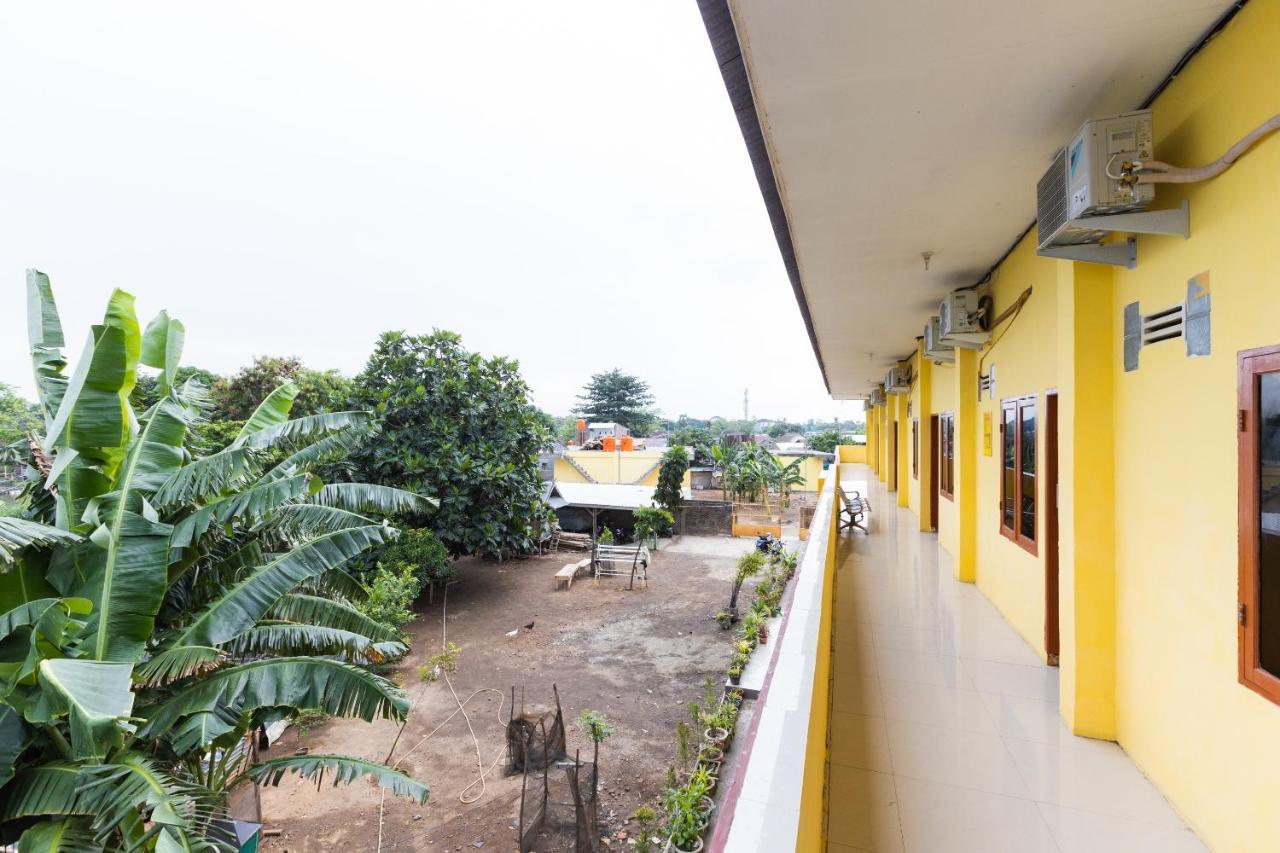 Spot On Oyo 1988 Pondok Seril Syariah Makassar Extérieur photo