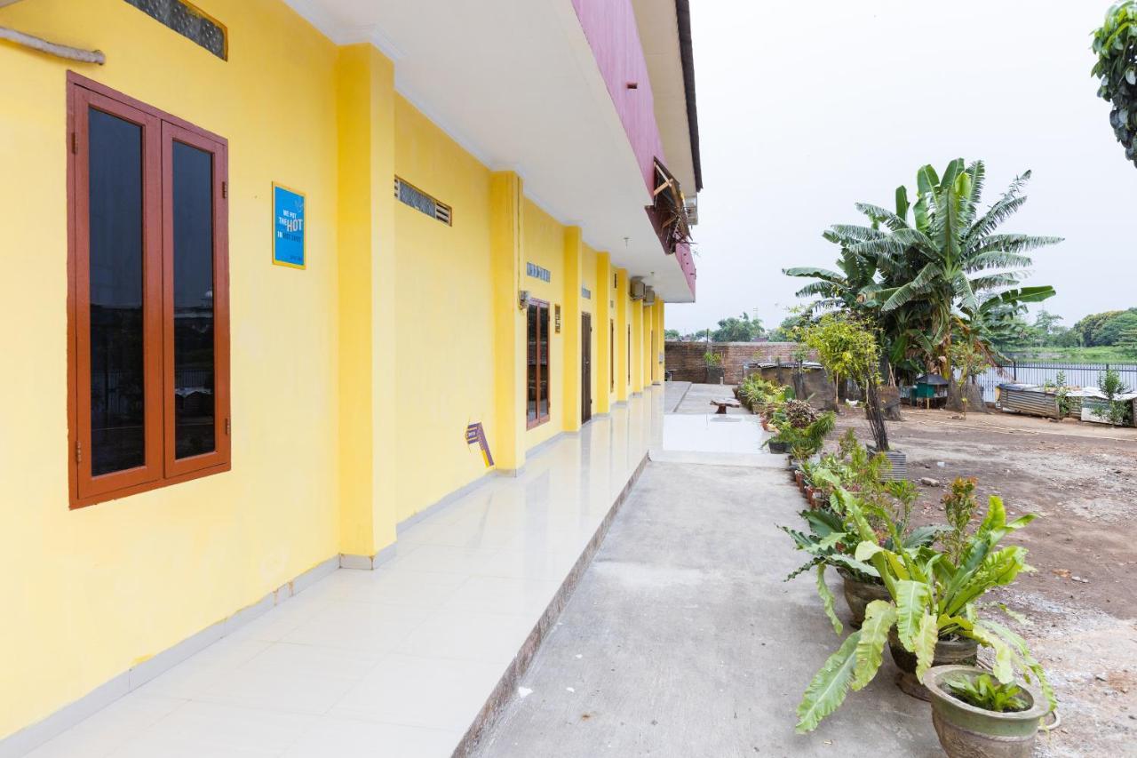 Spot On Oyo 1988 Pondok Seril Syariah Makassar Extérieur photo