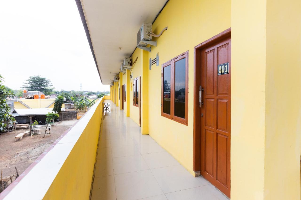 Spot On Oyo 1988 Pondok Seril Syariah Makassar Extérieur photo