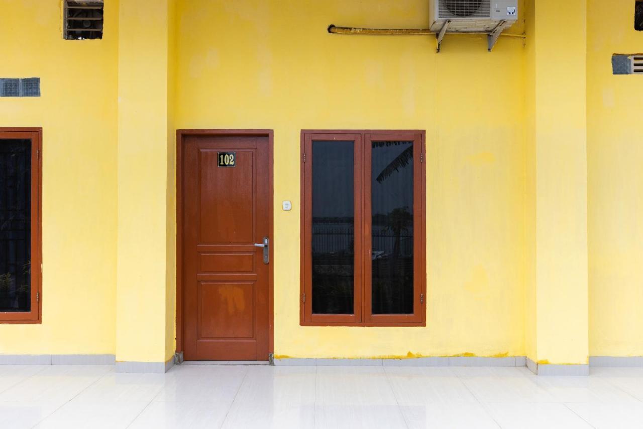 Spot On Oyo 1988 Pondok Seril Syariah Makassar Extérieur photo